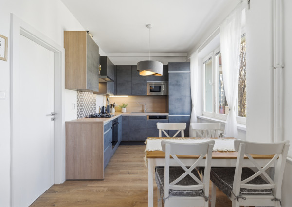 Na prenájom 3-izbový byt s balkónom v Rači