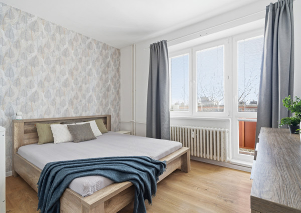 Na prenájom 3-izbový byt s balkónom v Rači