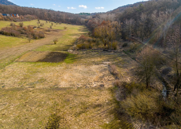 Na predaj pozemok so stavebným potenciálom, Kanaš-Veľký Šariš
