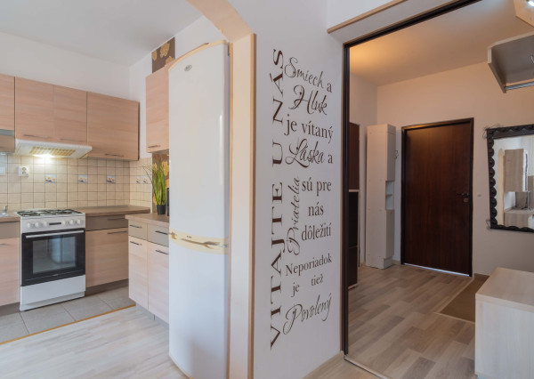 Na prenájom zariadený 2- izbovvý byt v Levoči