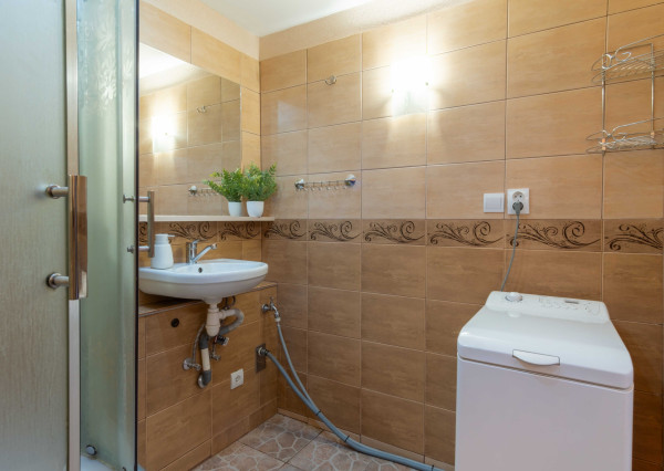 Na prenájom zariadený 2- izbovvý byt v Levoči