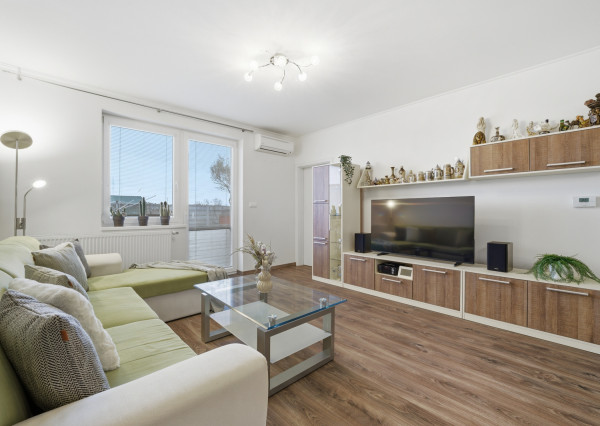 Na predaj novostavba radového rodinného domu v obci Láb