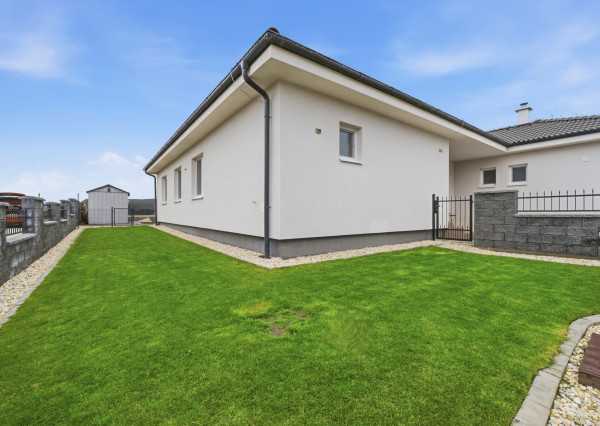 Na predaj rodinný dom s krásnou záhradou v obci Hrubý Šúr