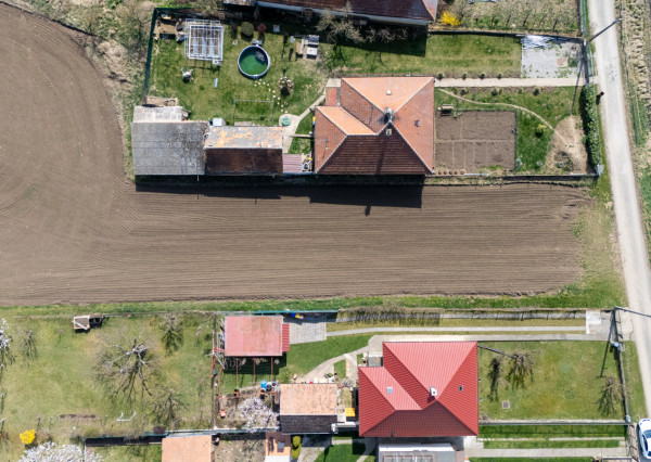 Na predaj pozemok v intraviláne obce Malé Zálužie