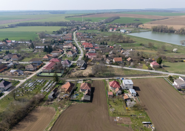 Na predaj pozemok v intraviláne obce Malé Zálužie