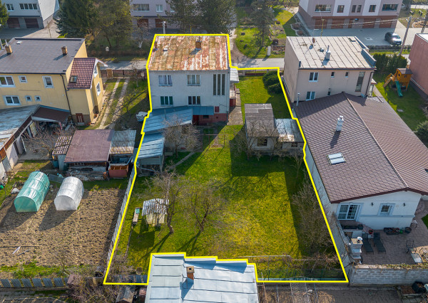 Na predaj viacgeneračný rodinný dom s potenciálom v Stropkove