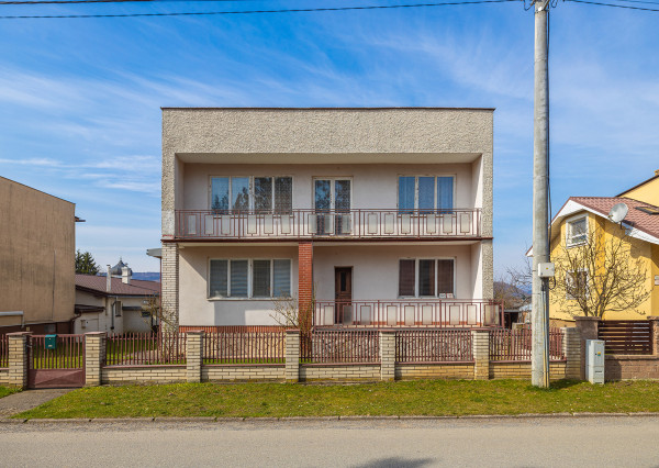 Na predaj viacgeneračný rodinný dom s potenciálom v Stropkove