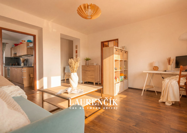 NA PREDAJ | 2 - IZBOVÝ BYT V TRENČÍNE  STROJÁRENSKÁ ULICA