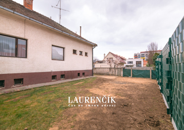 NA PREDAJ | RODINNÝ DOM VO VYHĽADÁVANEJ LOKALITE | TRENČÍN - KÚTY