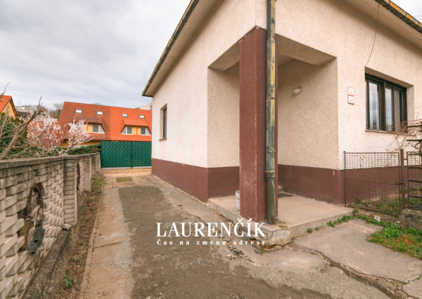 NA PREDAJ | RODINNÝ DOM VO VYHĽADÁVANEJ LOKALITE | TRENČÍN - KÚTY