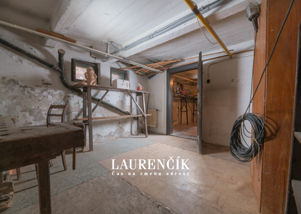 NA PREDAJ | RODINNÝ DOM VO VYHĽADÁVANEJ LOKALITE | TRENČÍN - KÚTY