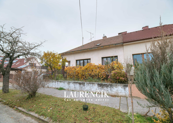 NA PREDAJ | RODINNÝ DOM VO VYHĽADÁVANEJ LOKALITE | TRENČÍN - KÚTY