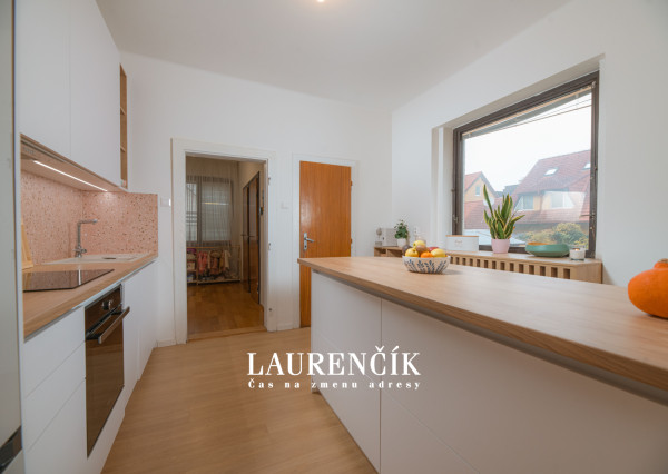 NA PREDAJ | RODINNÝ DOM V ŠIRŠOM CENTRE TRENČÍNA