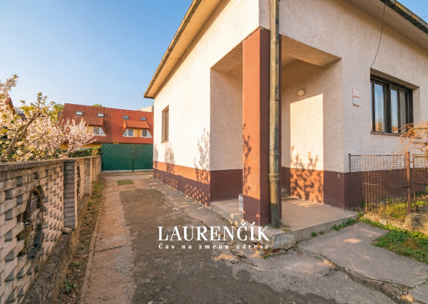 NA PREDAJ | RODINNÝ DOM V ŠIRŠOM CENTRE TRENČÍNA