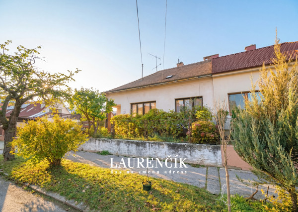 NA PREDAJ | RODINNÝ DOM V ŠIRŠOM CENTRE TRENČÍNA