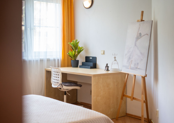 Na predaj reprezentatívny 6-izbový byt s garážou s výhľadom na Rakúsko