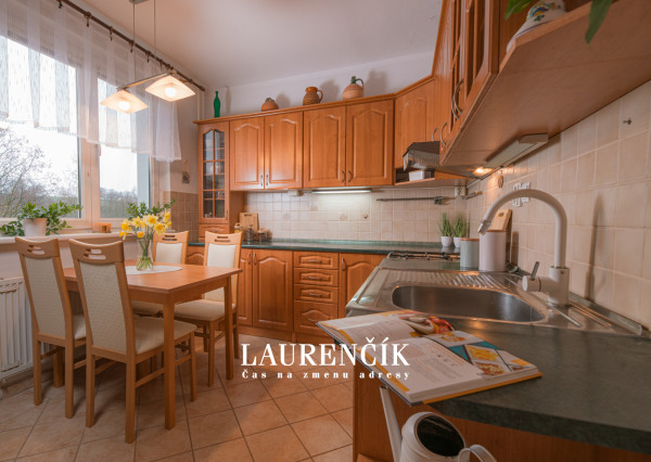 NA PREDAJ | 3 - IZBOVÝ BYT V TRENČÍNE - VÝCHODNÁ ULICA