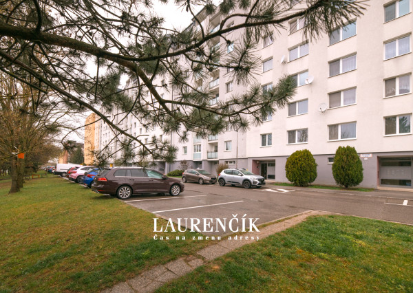 NA PREDAJ | 3 - IZBOVÝ BYT V TRENČÍNE - VÝCHODNÁ ULICA