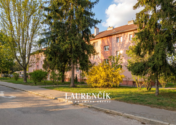 NA PREDAJ | 2 - IZBOVÝ BYT V TRENČÍNE  STROJÁRENSKÁ ULICA