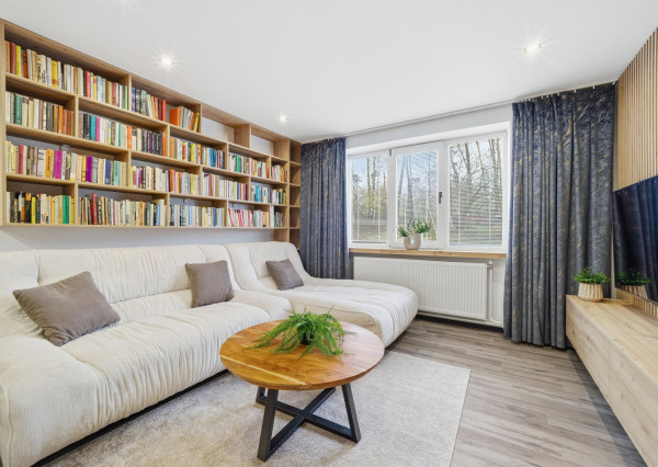 Na prenájom kompletne zariadený 2-izbový byt v Lozorne