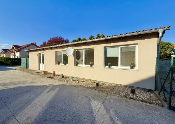 Prenájom - menší dom s terasou v Rovinke