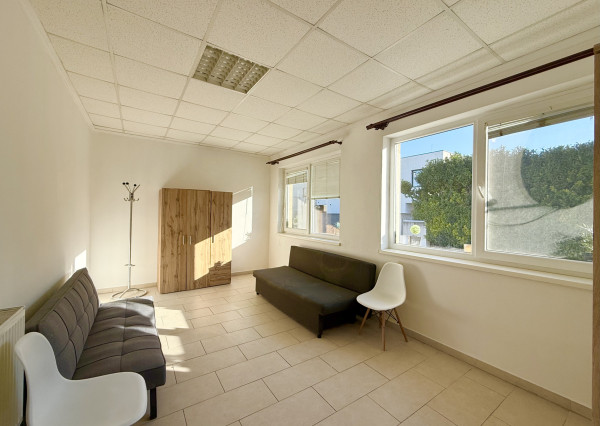 Prenájom - menší dom s terasou v Rovinke