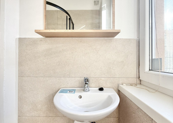 Prenájom - menší dom s terasou v Rovinke