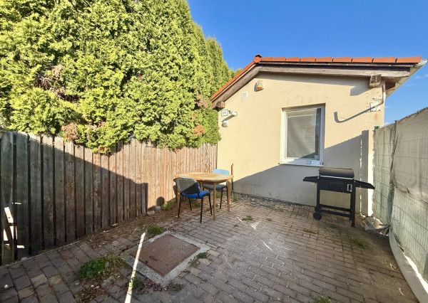 Prenájom - menší dom s terasou v Rovinke