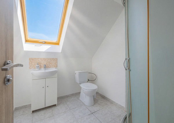 Na predaj čiastočne zariadený rodinný dom v obci Ďurďošík