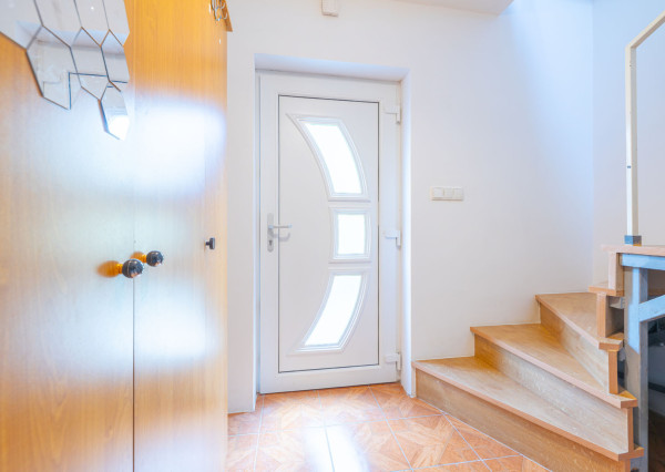 Na predaj čiastočne zariadený rodinný dom v obci Ďurďošík