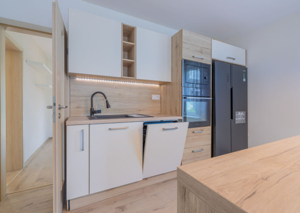 Na predaj čiastočne zariadený rodinný dom v obci Ďurďošík