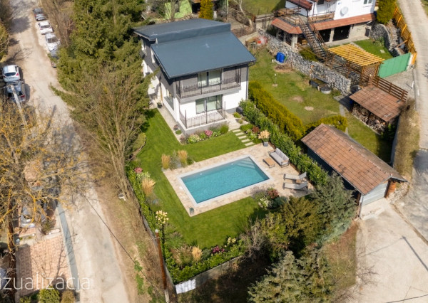 Výnimočné bývanie pod lesom - 5-izbový rodinný dom Limbach so záhradou