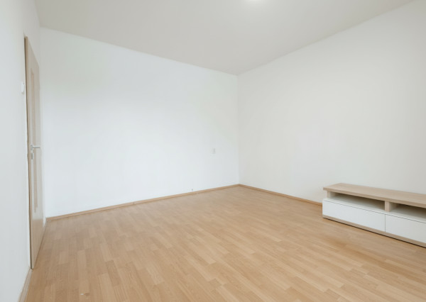 Na prenájom čiastočne zariadený 1-izbový byt v Martine-Podháj