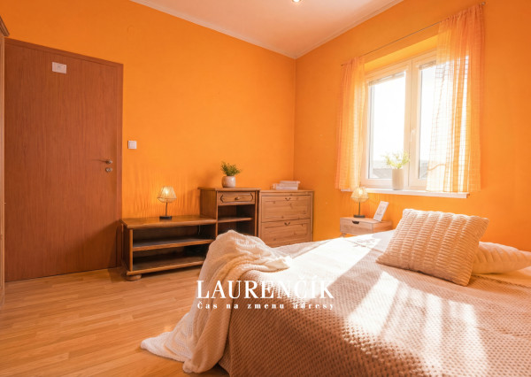 NA PREDAJ | 3-IZBOVÝ BYT SO SÚKROMNOU TERASOU S VÝHĽADOM NA HRAD  + GARSÓNKA V CENE