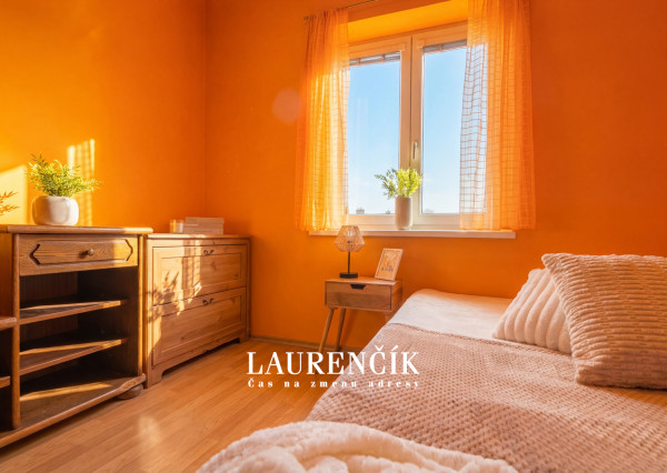 NA PREDAJ | 3-IZBOVÝ BYT SO SÚKROMNOU TERASOU S VÝHĽADOM NA HRAD  + GARSÓNKA V CENE