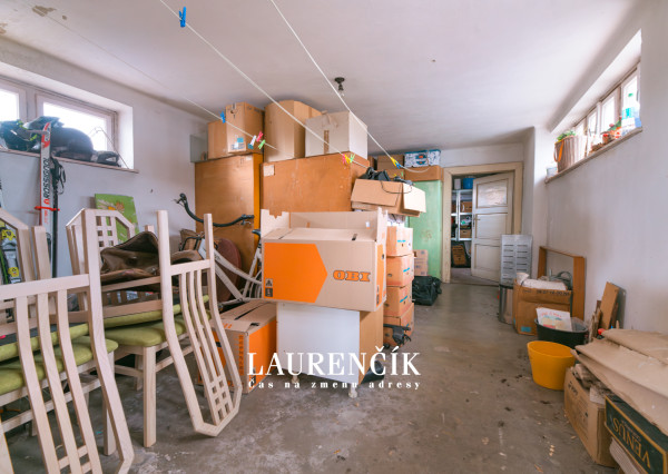 NA PREDAJ | 3-IZBOVÝ BYT SO SÚKROMNOU TERASOU S VÝHĽADOM NA HRAD  + GARSÓNKA V CENE