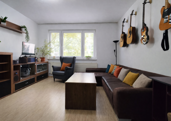 Na predaj kompletne zariadený 3-izbový byt v Bánovciach nad Bebravou