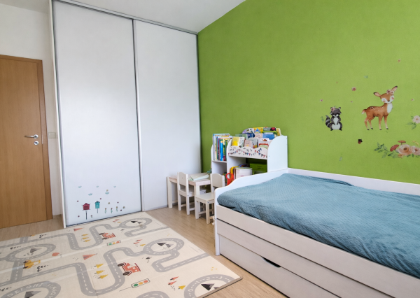 Na predaj kompletne zariadený 3-izbový byt v Bánovciach nad Bebravou