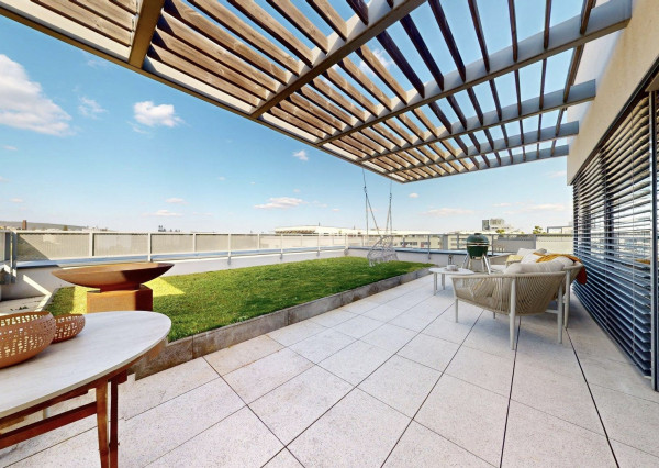 LUXUSNÝ 4i PENTHOUSE S ÚCHVATNOU TERASOU, panoramatickými výhľadmi a parkovaním