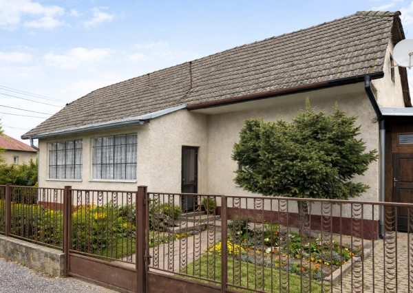 Na predaj 2-izbový rodinný dom v meste Trenčín - Kubrá