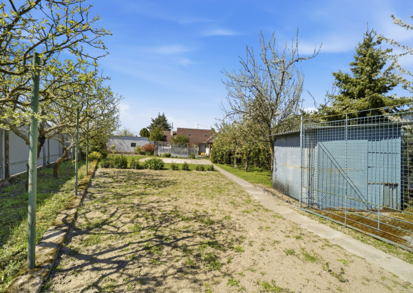 Na predaj samostatne stojaci 5-izbový rodinný dom v obci Jablonové