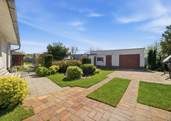 Na predaj samostatne stojaci 5-izbový rodinný dom v obci Jablonové