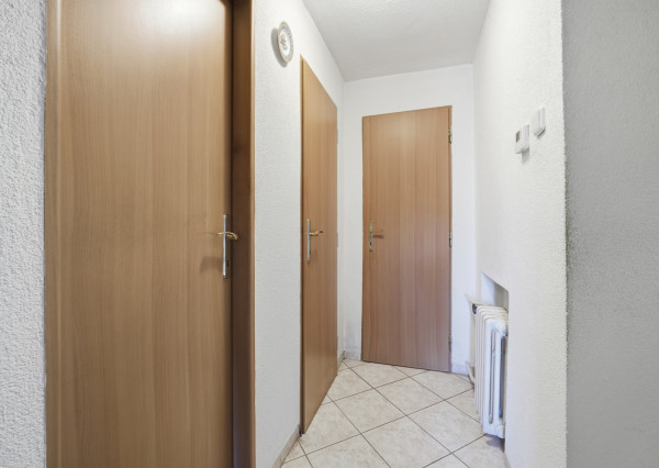 Na predaj samostatne stojaci 5-izbový rodinný dom v obci Jablonové