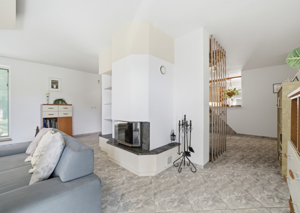 Na predaj samostatne stojaci 7-izbový rodinný dom v obci Jablonové