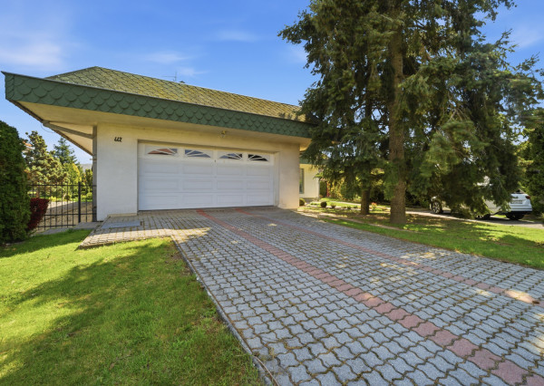 Na predaj samostatne stojaci 7-izbový rodinný dom v obci Jablonové