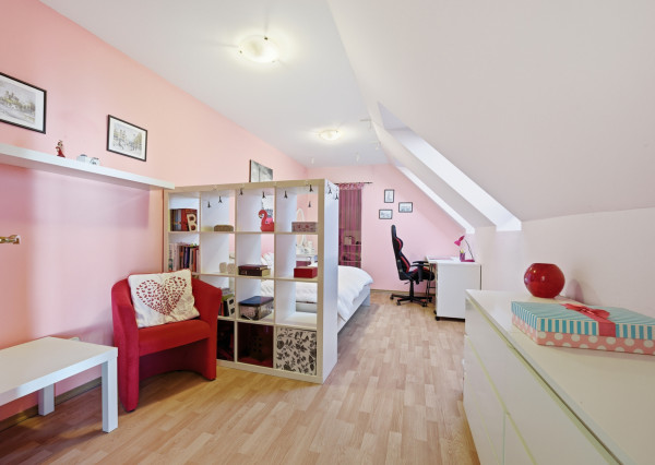 Na predaj samostatne stojaci 7-izbový rodinný dom v obci Jablonové