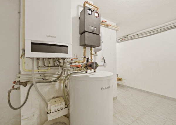 Na predaj samostatne stojaci 7-izbový rodinný dom v obci Jablonové