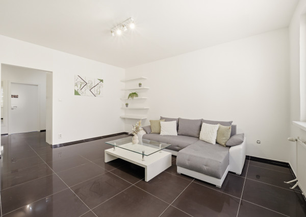 Na prenájom 3-izbový byt s loggiou v Ružinove