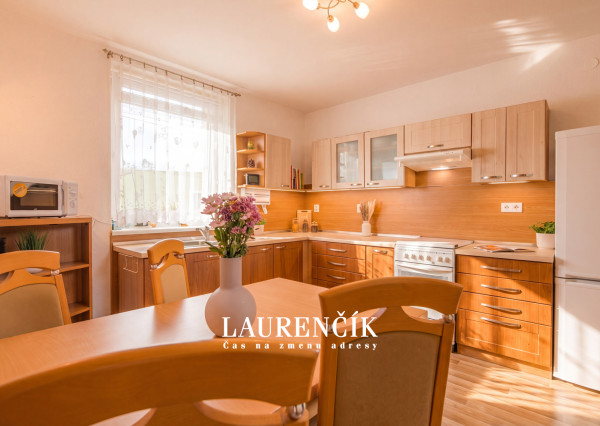 NA PREDAJ | DVOJGENERAČNÝ RODINNÝ DOM NITRIANSKE PRAVNO