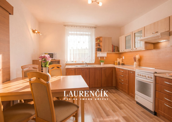 NA PREDAJ | DVOJGENERAČNÝ RODINNÝ DOM NITRIANSKE PRAVNO